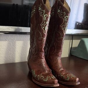 Justin Boots with  Embroidery Heeled Boots